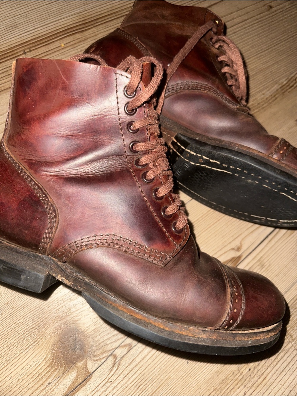 Men's Burgundy Leather Lace-Up Boots